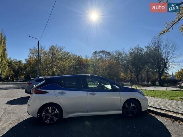 Синий Ниссан Лиф, объемом двигателя 0 л и пробегом 164 тыс. км за 12900 $, фото 1 на Automoto.ua