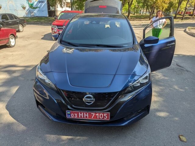 Синий Ниссан Лиф, объемом двигателя 0 л и пробегом 129 тыс. км за 11111 $, фото 1 на Automoto.ua