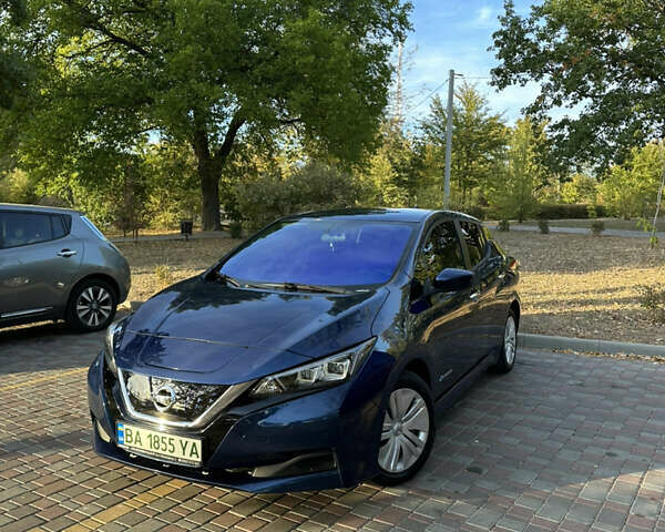 Синий Ниссан Лиф, объемом двигателя 0 л и пробегом 110 тыс. км за 12200 $, фото 1 на Automoto.ua