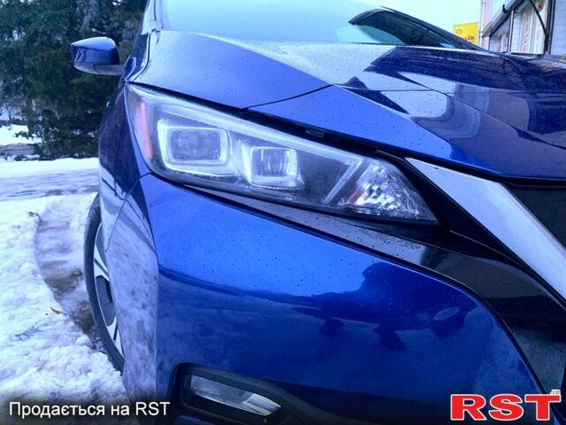 Синий Ниссан Лиф, объемом двигателя 0.15 л и пробегом 88 тыс. км за 12999 $, фото 1 на Automoto.ua