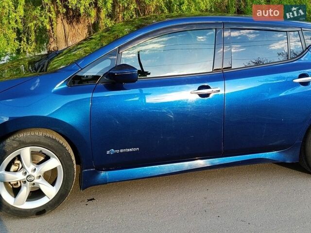 Синий Ниссан Лиф, объемом двигателя 0 л и пробегом 79 тыс. км за 12500 $, фото 1 на Automoto.ua