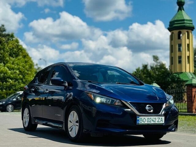 Синий Ниссан Лиф, объемом двигателя 0 л и пробегом 166 тыс. км за 10999 $, фото 1 на Automoto.ua