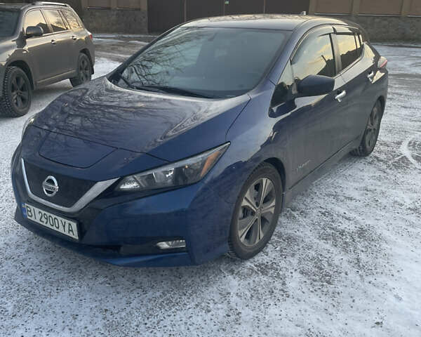 Синий Ниссан Лиф, объемом двигателя 0 л и пробегом 120 тыс. км за 13200 $, фото 1 на Automoto.ua