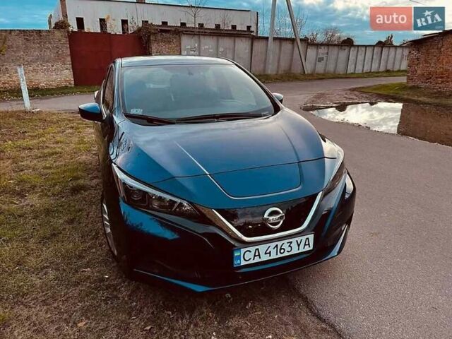 Синий Ниссан Лиф, объемом двигателя 0 л и пробегом 60 тыс. км за 13200 $, фото 1 на Automoto.ua
