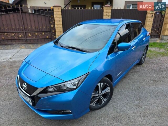 Синий Ниссан Лиф, объемом двигателя 0 л и пробегом 57 тыс. км за 15500 $, фото 1 на Automoto.ua