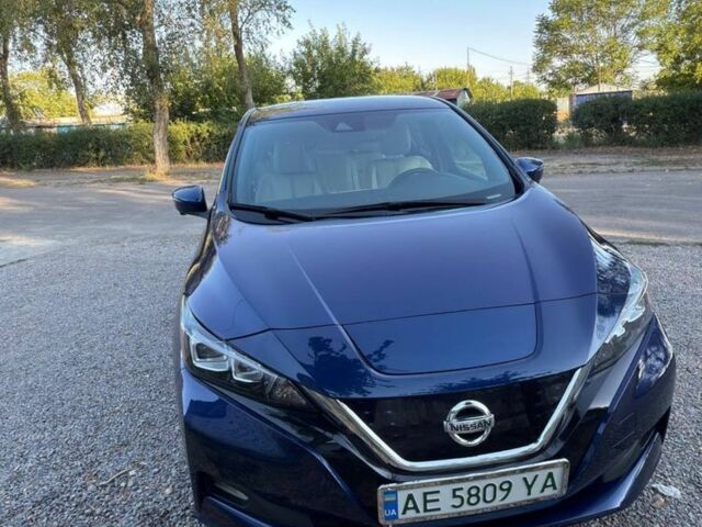 Синий Ниссан Лиф, объемом двигателя 0 л и пробегом 77 тыс. км за 19000 $, фото 1 на Automoto.ua