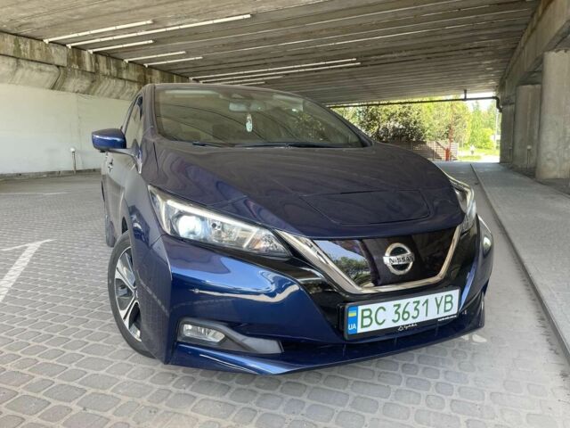 Синий Ниссан Лиф, объемом двигателя 0 л и пробегом 33 тыс. км за 11500 $, фото 1 на Automoto.ua