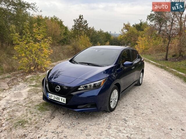 Синий Ниссан Лиф, объемом двигателя 0 л и пробегом 11 тыс. км за 16500 $, фото 1 на Automoto.ua
