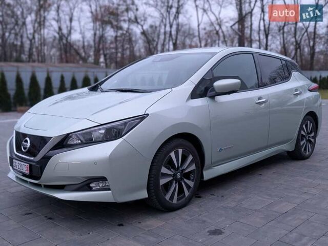 Зеленый Ниссан Лиф, объемом двигателя 0 л и пробегом 81 тыс. км за 11250 $, фото 1 на Automoto.ua