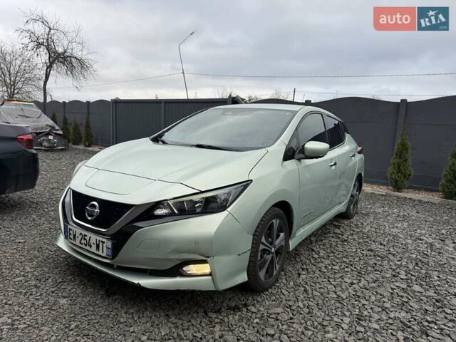 Зеленый Ниссан Лиф, объемом двигателя 0 л и пробегом 129 тыс. км за 11200 $, фото 1 на Automoto.ua