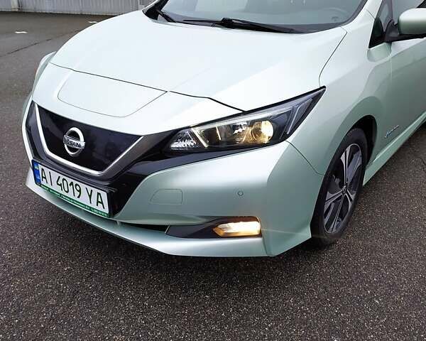 Зеленый Ниссан Лиф, объемом двигателя 0 л и пробегом 121 тыс. км за 13500 $, фото 1 на Automoto.ua