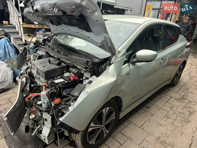Зелений Ніссан Ліф, об'ємом двигуна 0 л та пробігом 156 тис. км за 6899 $, фото 1 на Automoto.ua