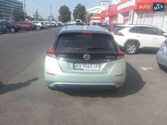 Зеленый Ниссан Лиф, объемом двигателя 0 л и пробегом 233 тыс. км за 11000 $, фото 1 на Automoto.ua