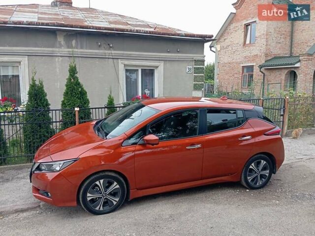 Помаранчевий Ніссан Ліф, об'ємом двигуна 0 л та пробігом 110 тис. км за 15990 $, фото 1 на Automoto.ua