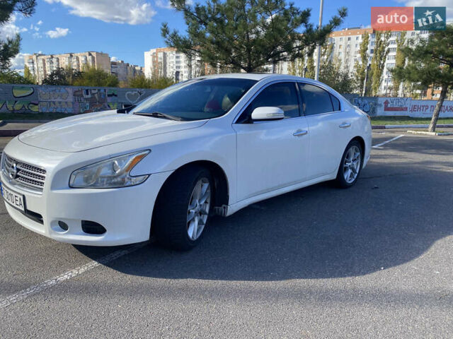 Білий Ніссан Максіма, об'ємом двигуна 3.5 л та пробігом 230 тис. км за 10500 $, фото 1 на Automoto.ua