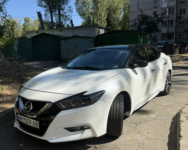 Белый Ниссан Максима, объемом двигателя 3.5 л и пробегом 48 тыс. км за 15500 $, фото 1 на Automoto.ua