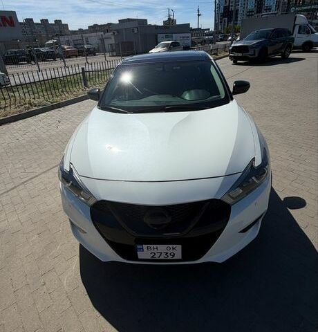 Белый Ниссан Максима, объемом двигателя 3.5 л и пробегом 133 тыс. км за 13999 $, фото 1 на Automoto.ua