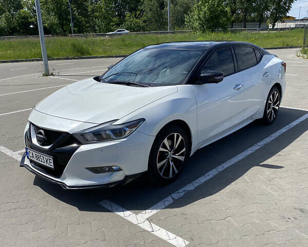 Белый Ниссан Максима, объемом двигателя 3.5 л и пробегом 147 тыс. км за 20000 $, фото 1 на Automoto.ua