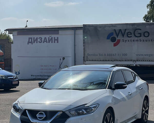 Белый Ниссан Максима, объемом двигателя 3.5 л и пробегом 42 тыс. км за 18000 $, фото 1 на Automoto.ua