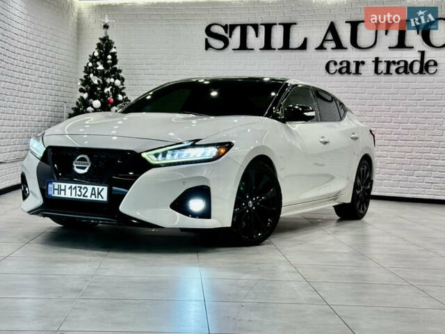 Белый Ниссан Максима, объемом двигателя 3.5 л и пробегом 147 тыс. км за 18200 $, фото 1 на Automoto.ua