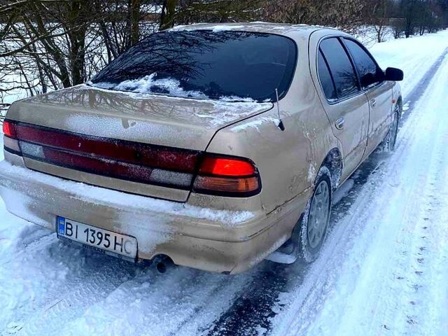 Бежевий Ніссан Максіма, об'ємом двигуна 3 л та пробігом 325 тис. км за 2800 $, фото 1 на Automoto.ua