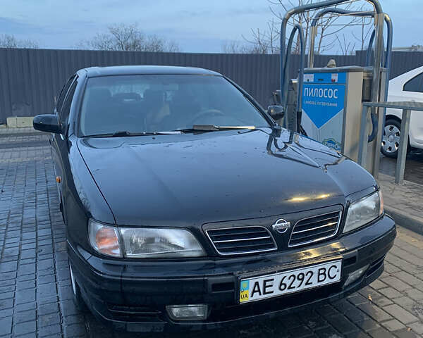 Черный Ниссан Максима, объемом двигателя 2 л и пробегом 350 тыс. км за 3300 $, фото 1 на Automoto.ua