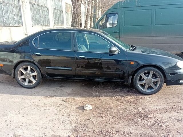 Чорний Ніссан Максіма, об'ємом двигуна 2 л та пробігом 300 тис. км за 1500 $, фото 1 на Automoto.ua