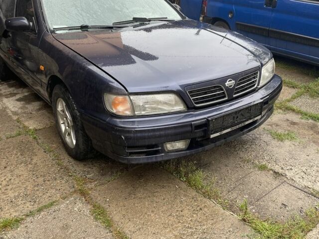 Фіолетовий Ніссан Максіма, об'ємом двигуна 3 л та пробігом 250 тис. км за 1700 $, фото 1 на Automoto.ua