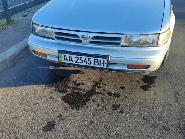 Серый Ниссан Максима, объемом двигателя 3 л и пробегом 300 тыс. км за 1000 $, фото 1 на Automoto.ua