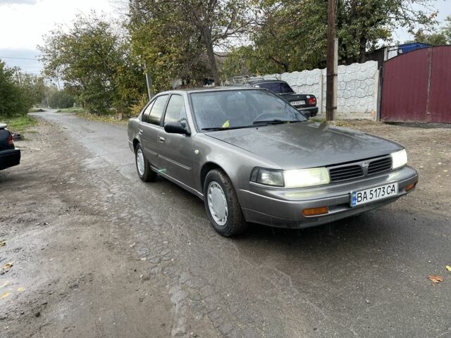 Серый Ниссан Максима, объемом двигателя 0 л и пробегом 250 тыс. км за 950 $, фото 1 на Automoto.ua