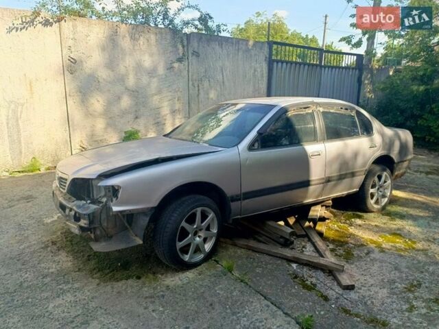 Сірий Ніссан Максіма, об'ємом двигуна 2 л та пробігом 200 тис. км за 1000 $, фото 1 на Automoto.ua