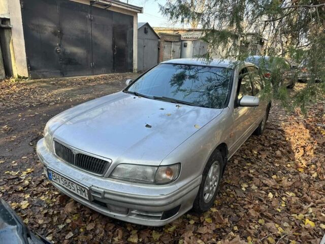 Серый Ниссан Максима, объемом двигателя 2 л и пробегом 280 тыс. км за 2500 $, фото 1 на Automoto.ua