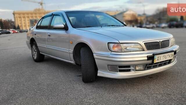 Серый Ниссан Максима, объемом двигателя 3 л и пробегом 360 тыс. км за 2800 $, фото 1 на Automoto.ua