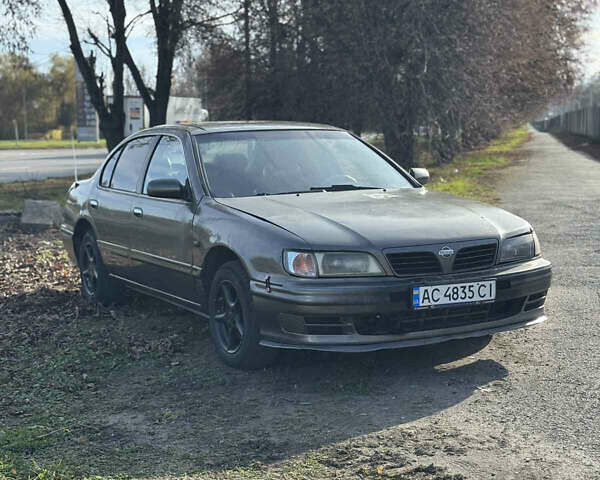 Серый Ниссан Максима, объемом двигателя 2.99 л и пробегом 444 тыс. км за 1650 $, фото 1 на Automoto.ua