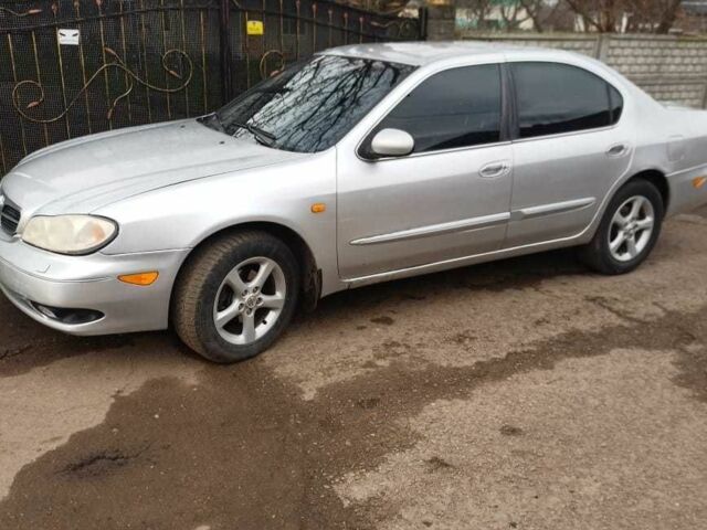 Серый Ниссан Максима, объемом двигателя 2 л и пробегом 328 тыс. км за 2000 $, фото 1 на Automoto.ua