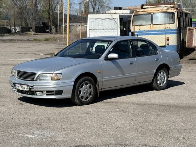 Серый Ниссан Максима, объемом двигателя 3 л и пробегом 300 тыс. км за 1350 $, фото 1 на Automoto.ua