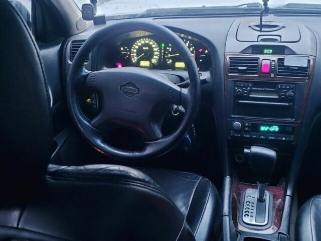 Сірий Ніссан Максіма, об'ємом двигуна 2 л та пробігом 300 тис. км за 3500 $, фото 1 на Automoto.ua