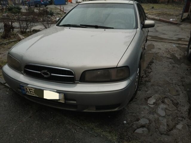 Серый Ниссан Максима, объемом двигателя 1.8 л и пробегом 200 тыс. км за 2250 $, фото 1 на Automoto.ua