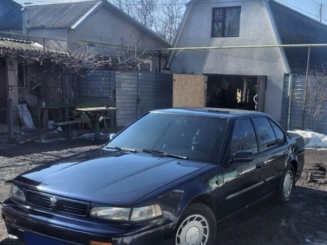 Синий Ниссан Максима, объемом двигателя 3 л и пробегом 254 тыс. км за 1300 $, фото 1 на Automoto.ua