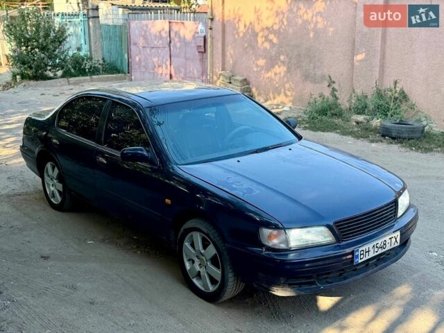 Синій Ніссан Максіма, об'ємом двигуна 2 л та пробігом 328 тис. км за 1750 $, фото 1 на Automoto.ua