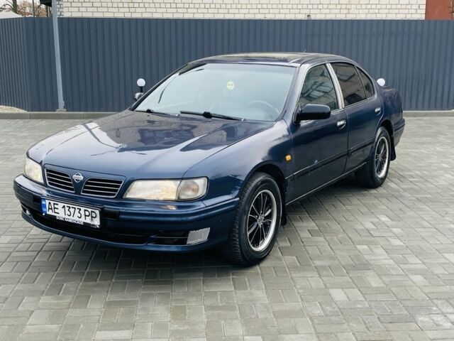 Синий Ниссан Максима, объемом двигателя 2 л и пробегом 170 тыс. км за 1400 $, фото 1 на Automoto.ua