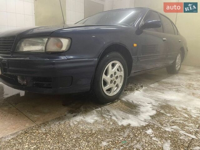 Синий Ниссан Максима, объемом двигателя 2.99 л и пробегом 385 тыс. км за 1500 $, фото 1 на Automoto.ua
