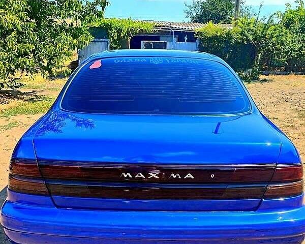 Синий Ниссан Максима, объемом двигателя 3 л и пробегом 350 тыс. км за 2750 $, фото 1 на Automoto.ua