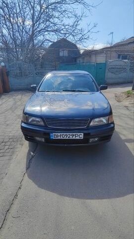 Синий Ниссан Максима, объемом двигателя 3 л и пробегом 500 тыс. км за 1900 $, фото 1 на Automoto.ua