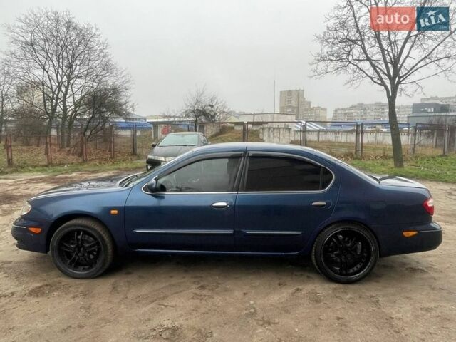 Синий Ниссан Максима, объемом двигателя 3 л и пробегом 300 тыс. км за 3600 $, фото 1 на Automoto.ua