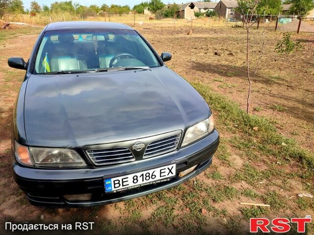 Зелений Ніссан Максіма, об'ємом двигуна 2 л та пробігом 300 тис. км за 2550 $, фото 1 на Automoto.ua