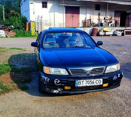Зеленый Ниссан Максима, объемом двигателя 2 л и пробегом 692 тыс. км за 2000 $, фото 1 на Automoto.ua