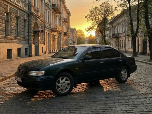Зелений Ніссан Максіма, об'ємом двигуна 3 л та пробігом 320 тис. км за 2000 $, фото 1 на Automoto.ua