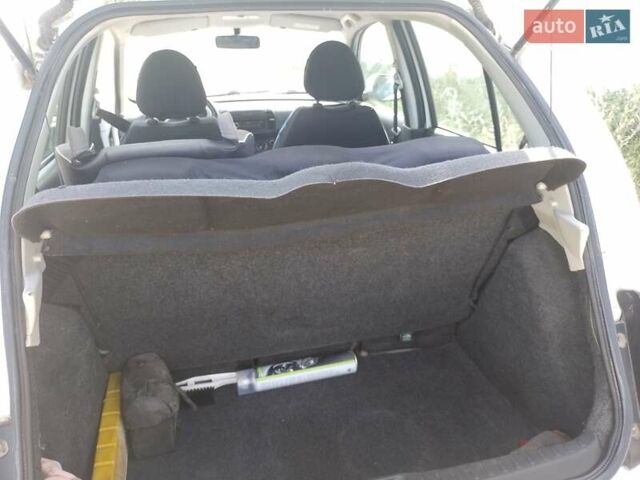 Белый Ниссан Микра, объемом двигателя 1.24 л и пробегом 155 тыс. км за 4900 $, фото 1 на Automoto.ua