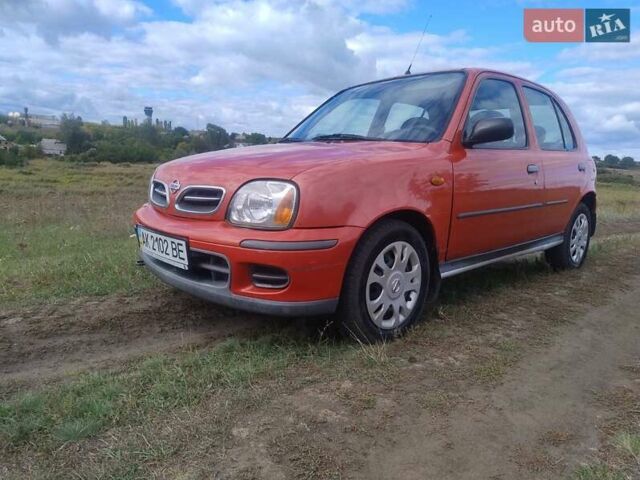 Красный Ниссан Микра, объемом двигателя 1.4 л и пробегом 200 тыс. км за 2999 $, фото 1 на Automoto.ua
